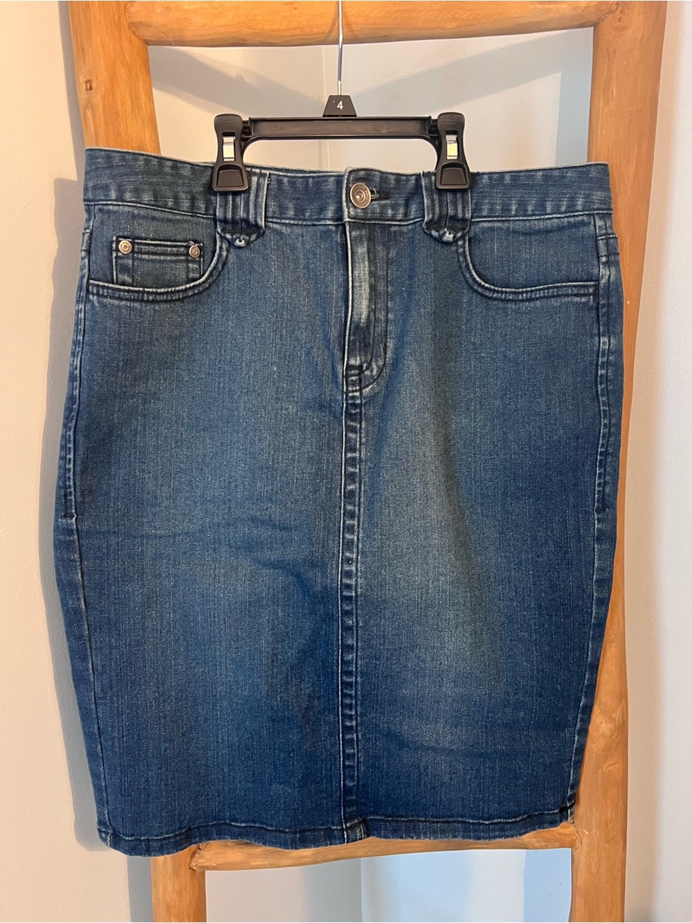 Calvin Klein Jeans Denim Skirt Size 8 Blue Knee Length Straight Slim Knee-length